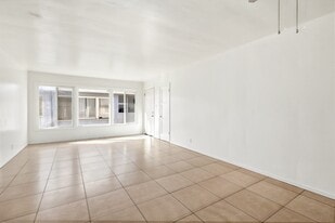 Building Photo - 1405 S Broadway