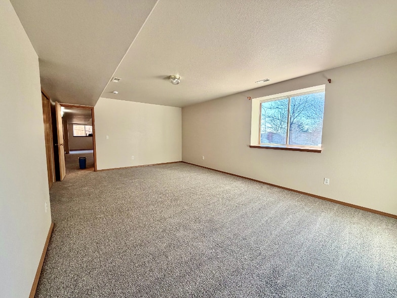 Building Photo - 7724 Amberly Dr