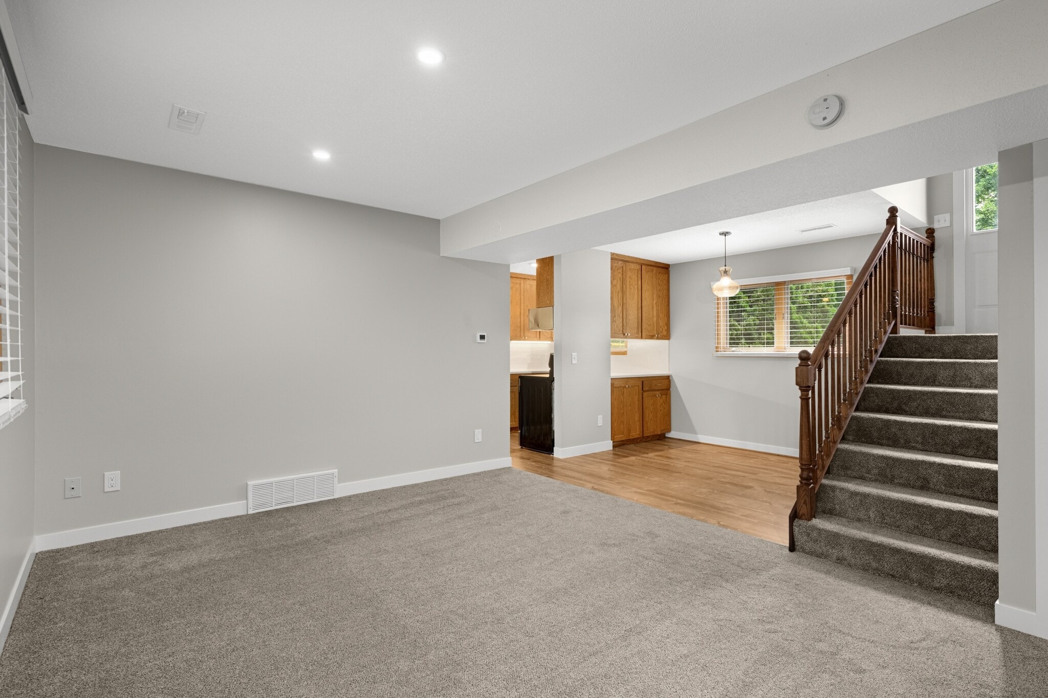 Building Photo - 1349 Easter Ln