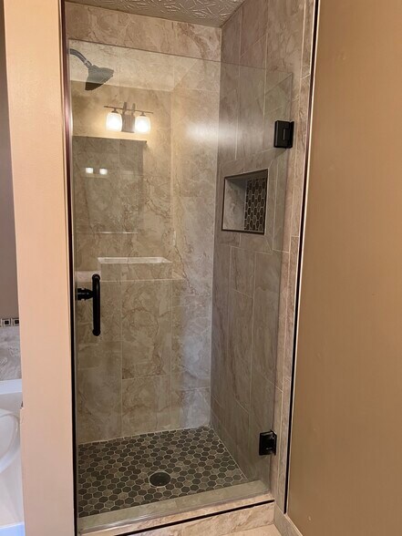 upgraded shower, separate tub for relaxation - 325 parc river blvd