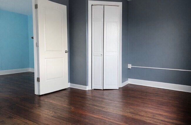 Building Photo - 272 Main St