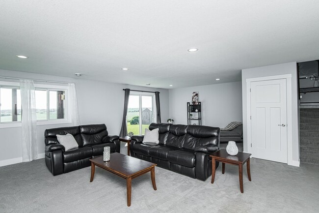 Building Photo - Gorgeous, spacious home on beautiful count...