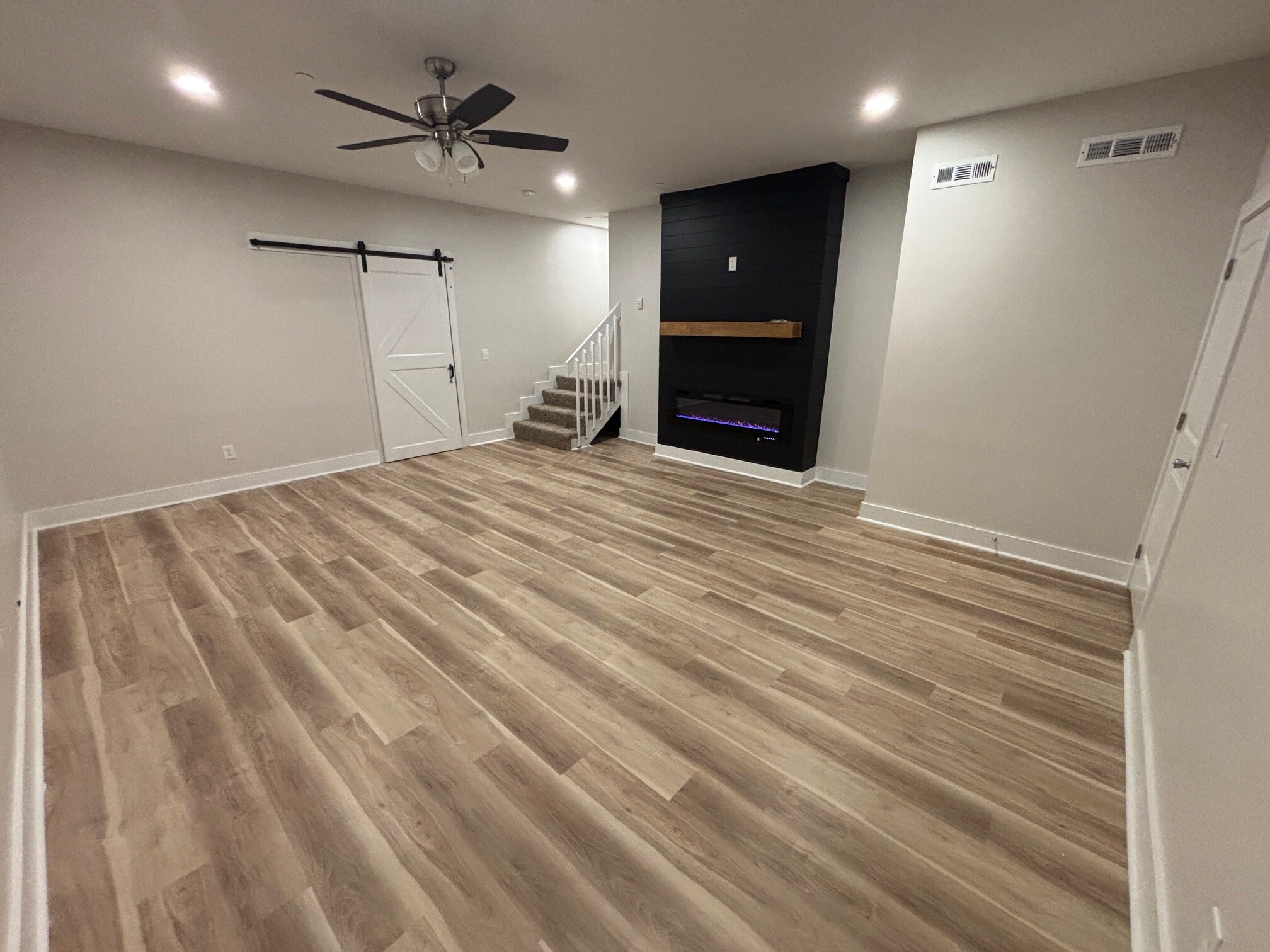 Building Photo - 161 Avalon Dr