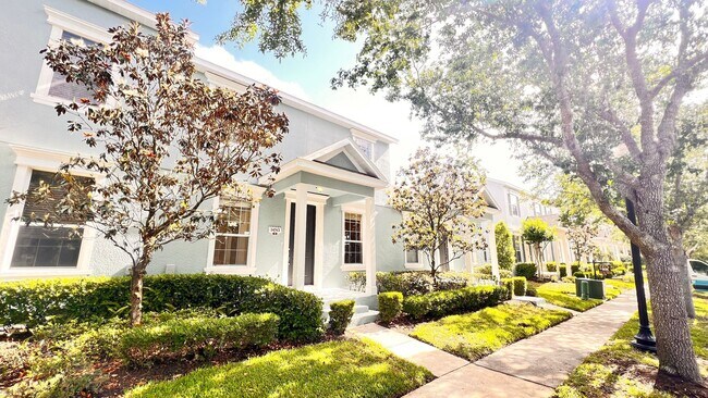 Building Photo - Available May 13th! Gorgeous 2/2 Town Home...