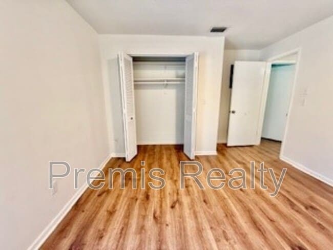 Building Photo - 1770 Braxton Bragg Ln