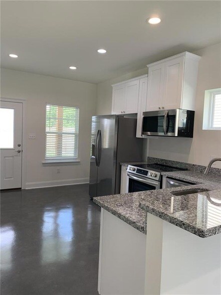 Building Photo - 101 Havana St