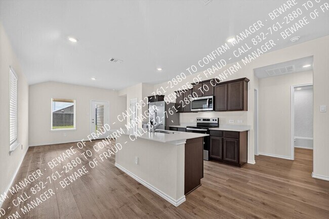 Building Photo - 6111 Shearwater Rd