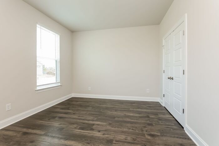 Building Photo - 2508 Elmcroft Ave