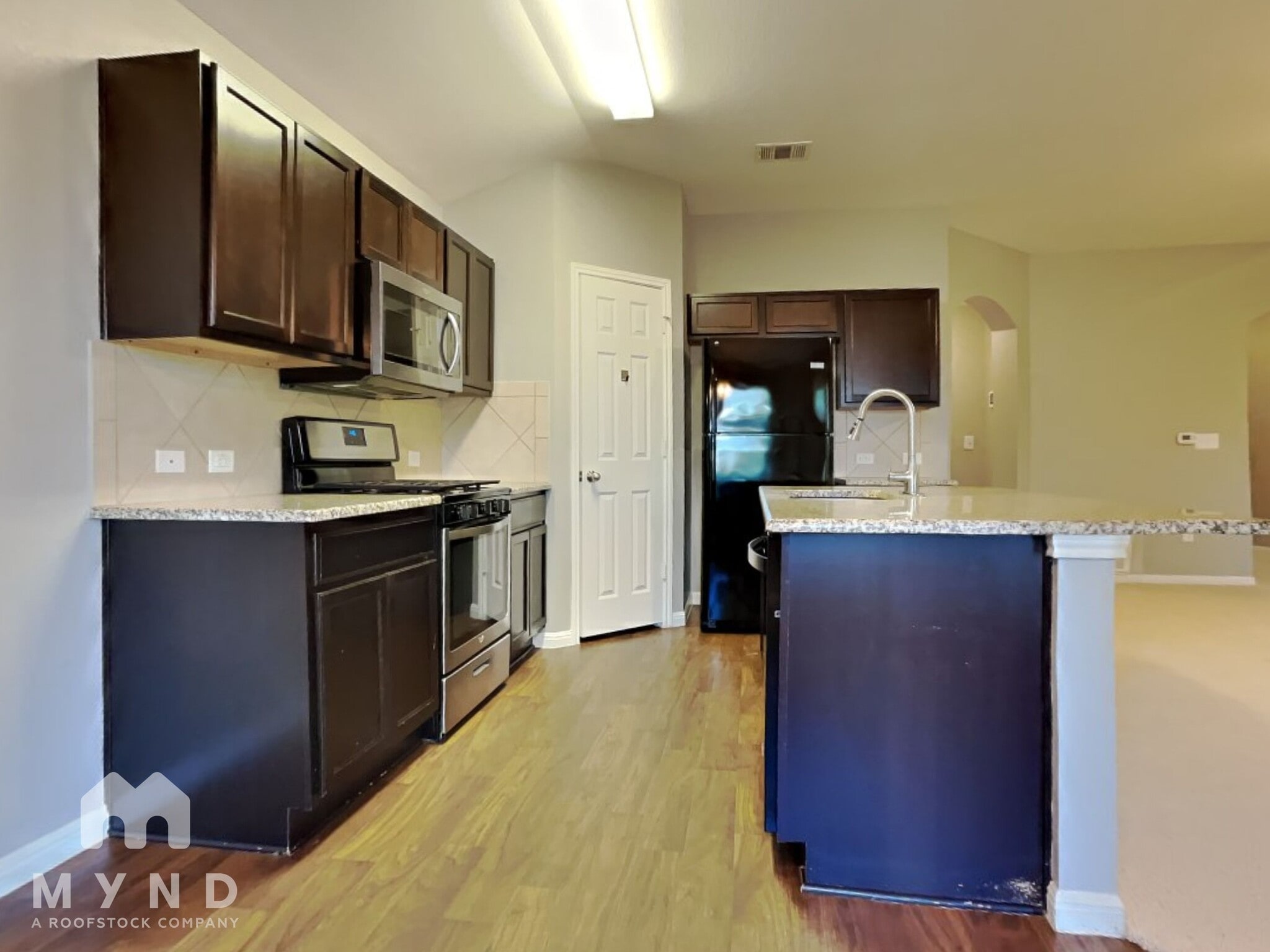 Building Photo - 1100 Mitchell Dr