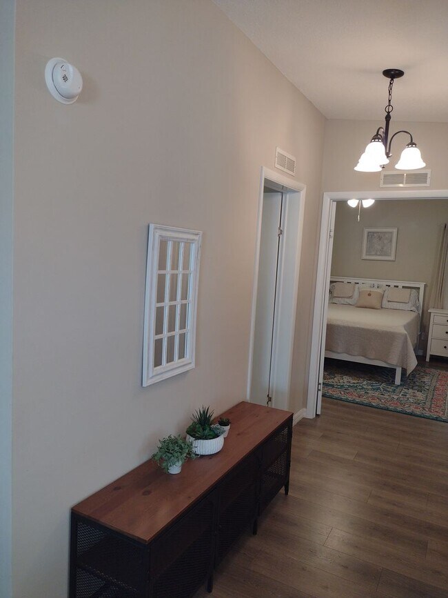 Building Photo - Remodeled Home in the Villages-Move in Ready