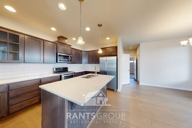 Building Photo - Beautiful Home in Newer Subdivision! Easy freeway access!