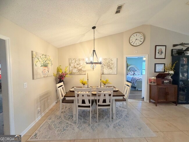 Building Photo - 130 N Woodvalley Dr