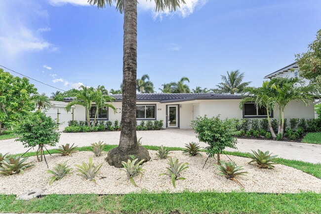 Building Photo - 808 NE 72nd St