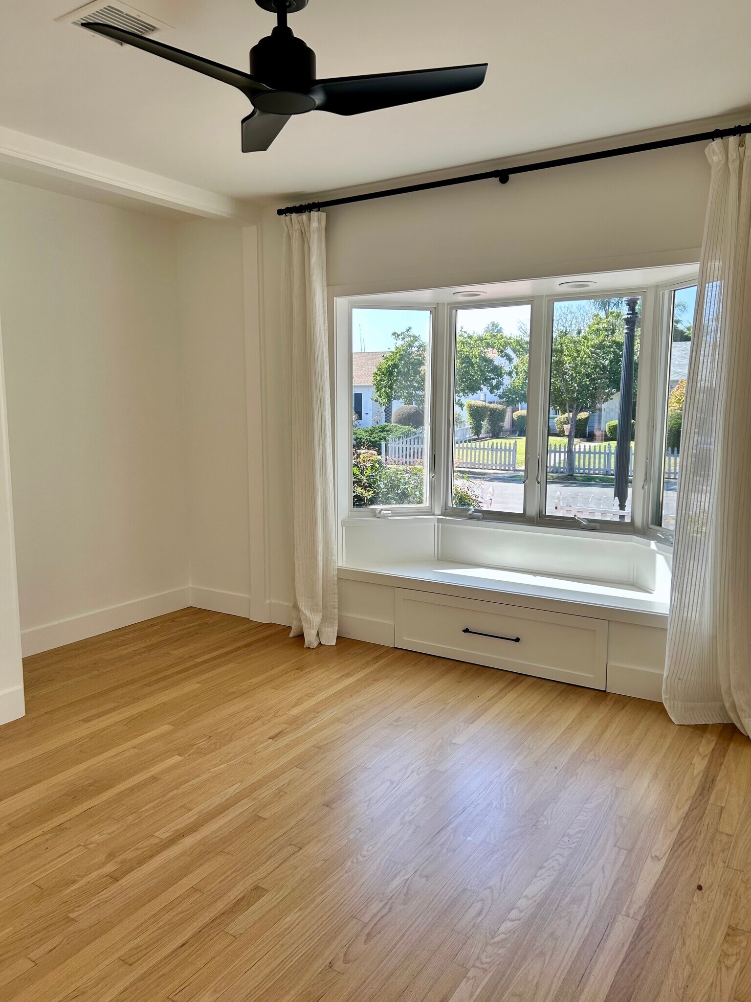 Building Photo - 4565 Estrella Ave