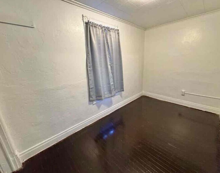 Building Photo - 1217 Taylor Ave