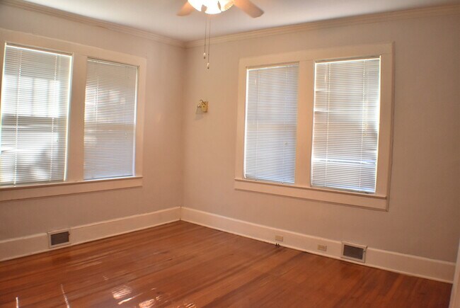 Building Photo - 2522 Blossom St