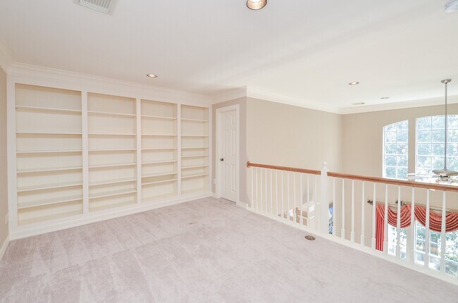 Building Photo - 227 McGowen St