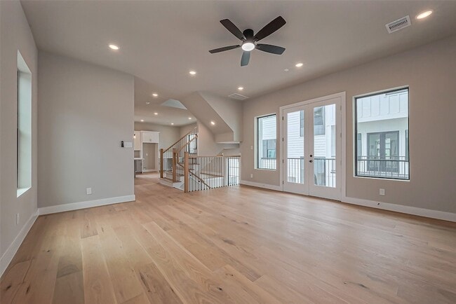 Building Photo - 1222 W 24th St