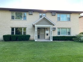 Building Photo - 9S334 Nantucket Dr