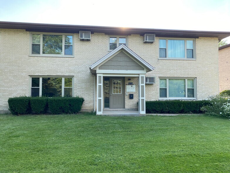 Primary Photo - 9S334 Nantucket Dr
