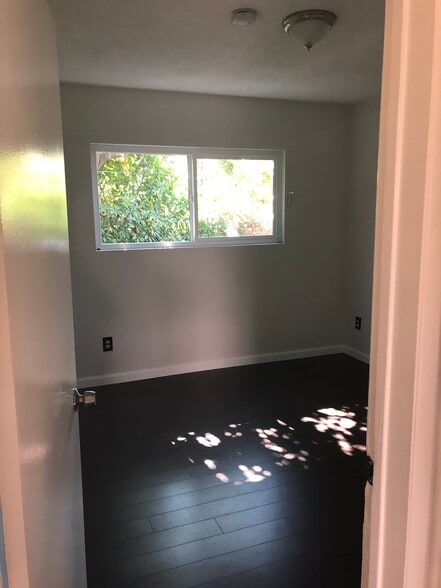 Building Photo - 2214 Griffin Avenue