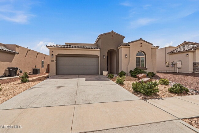 Building Photo - 253 Emerald Sun Dr