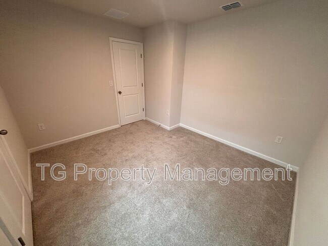Building Photo - 2512 Sadler Trce Wy