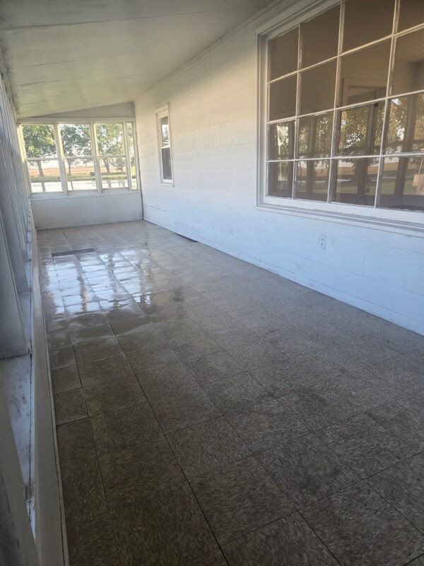 Building Photo - 125 E Park St