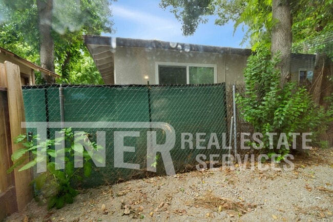 Building Photo - 425 G St