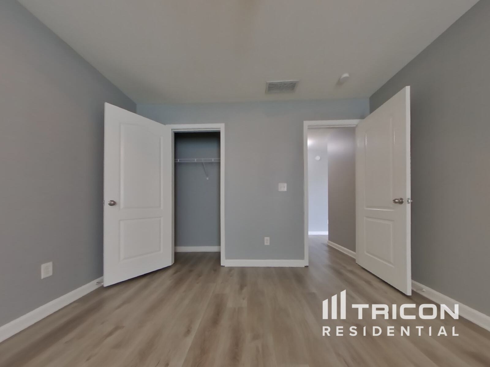 Building Photo - 293 Holbrook Dr