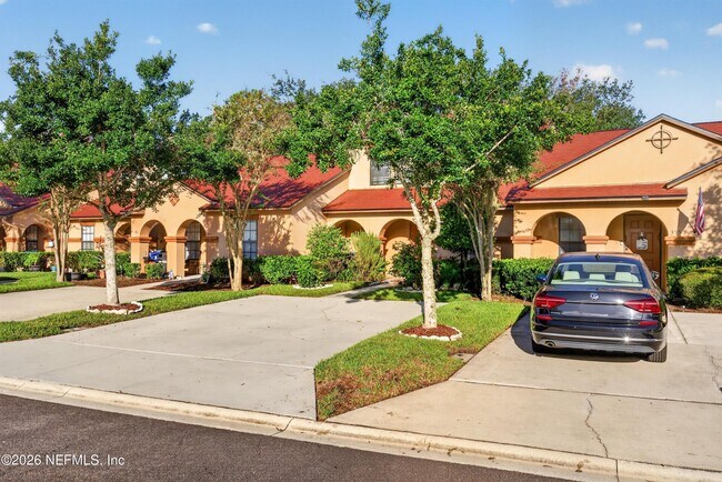Building Photo - 353 Redwood Ln