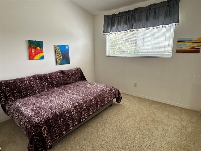 Building Photo - 245 Hemingway Dr