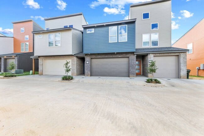 Building Photo - 409 Highland Park Ln