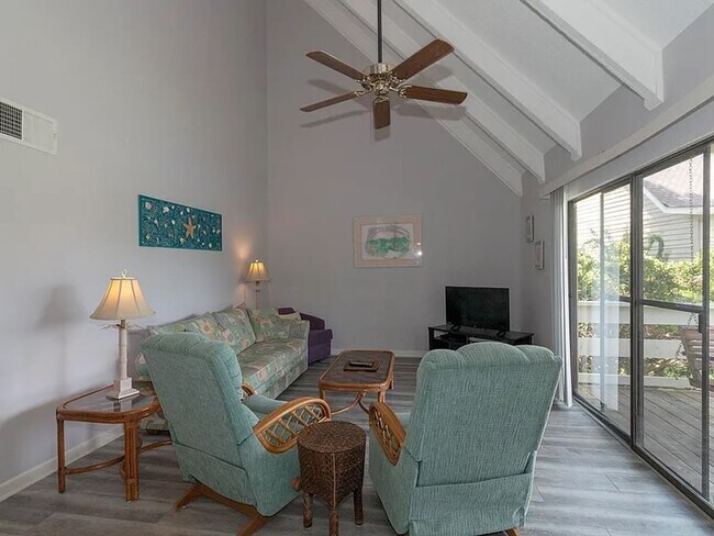 Building Photo - Gorgeous Condo Located in the Seascape com...