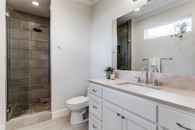 Building Photo - 3515 Normandy Ave