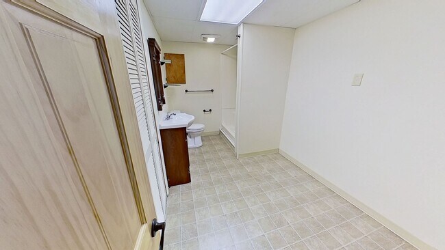 Building Photo - Single Family Home