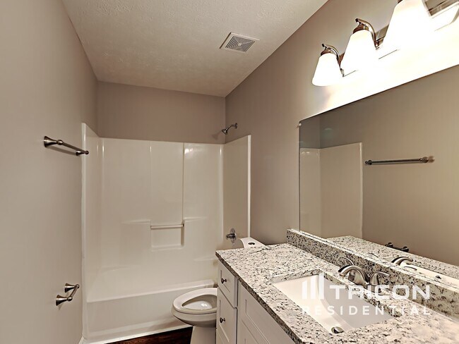 Building Photo - 603 Hounds Run