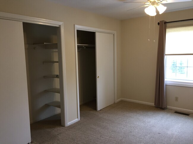 Building Photo - 2231 Glouchester Dr