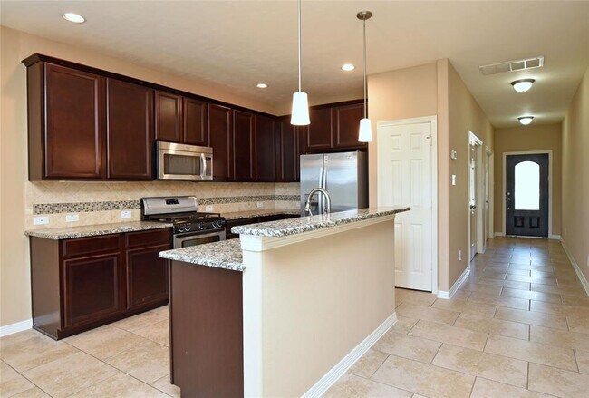 Building Photo - 4050 Calaway Oaks Ln