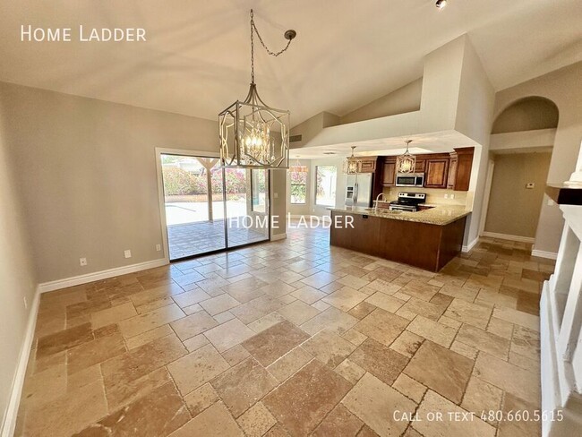 Building Photo - 10570 E San Salvador Dr