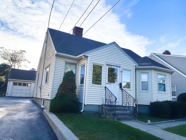 Building Photo - 143 Shore Dr