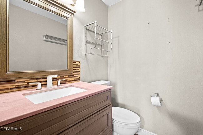 Building Photo - 3225 Fort Blvd