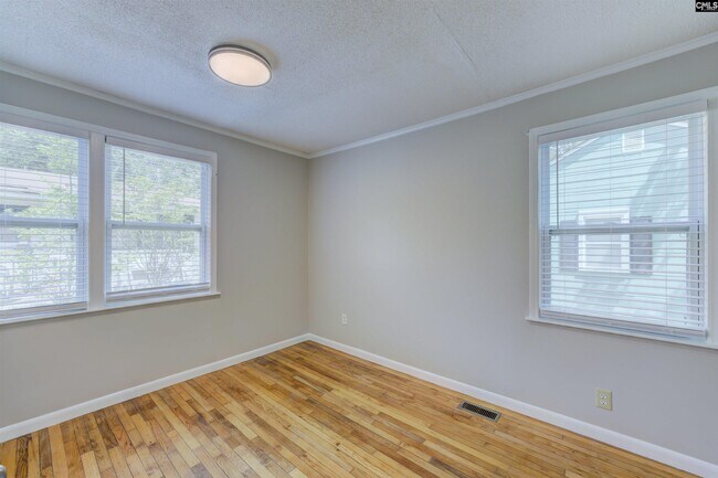Building Photo - 3819 Prentice Ave