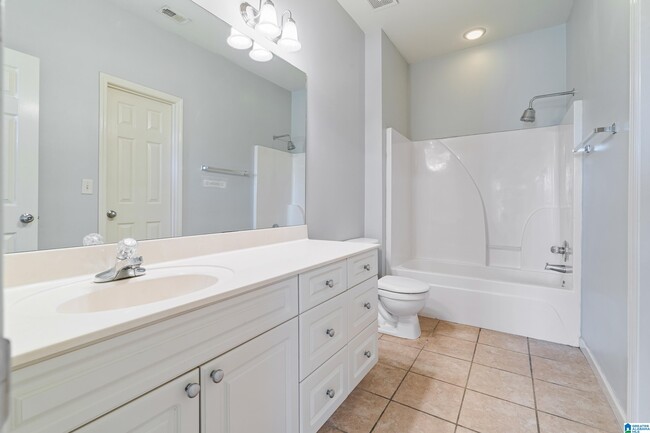 Building Photo - 2118 Adkins Pl