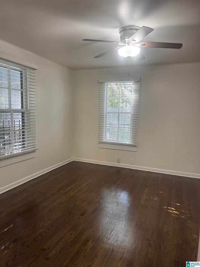 Building Photo - 3904 8th Ct S