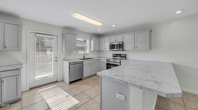 Building Photo - 2108 Sterling Cove Blvd