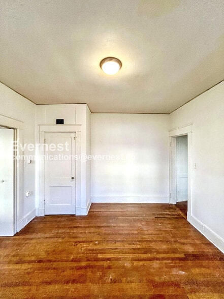 Building Photo - 3114 Barton Ave