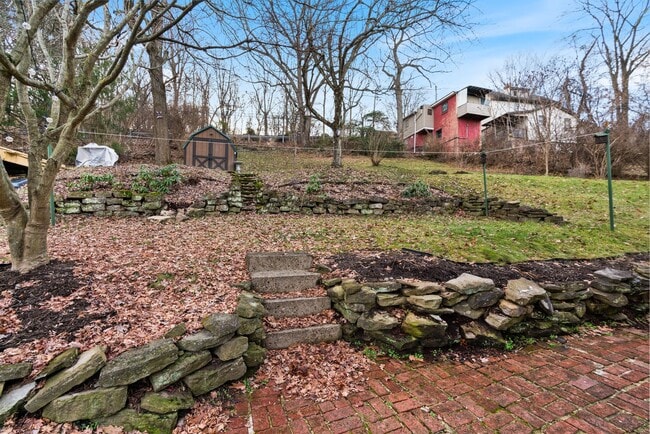 Building Photo - SCORE 50% OFF 1ST MONTH'S RENT IF SIGNED BY MARCH 6! Newly Renovated 3 Bedroom home in Bridgevill...