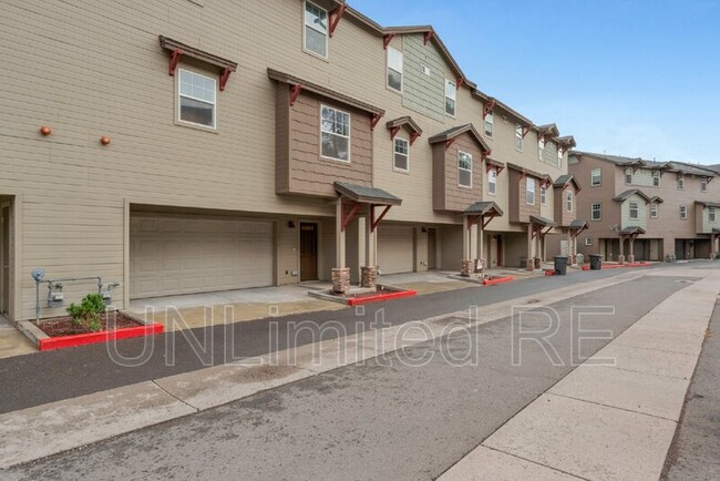 Building Photo - 2443 W Pikes Peak Dr