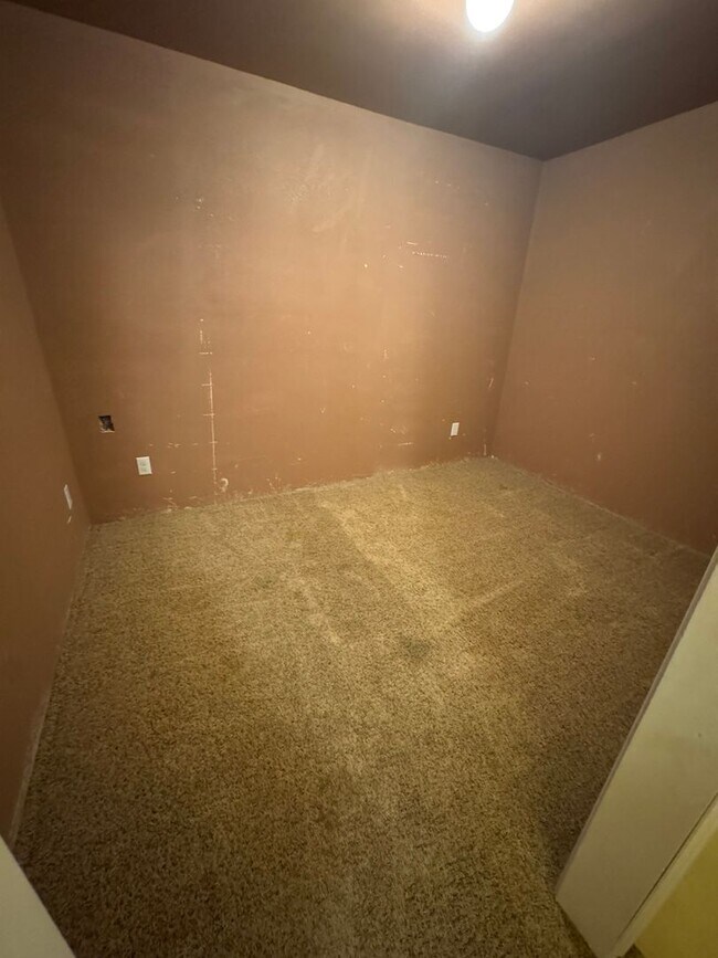 Building Photo - Westmoor West Home